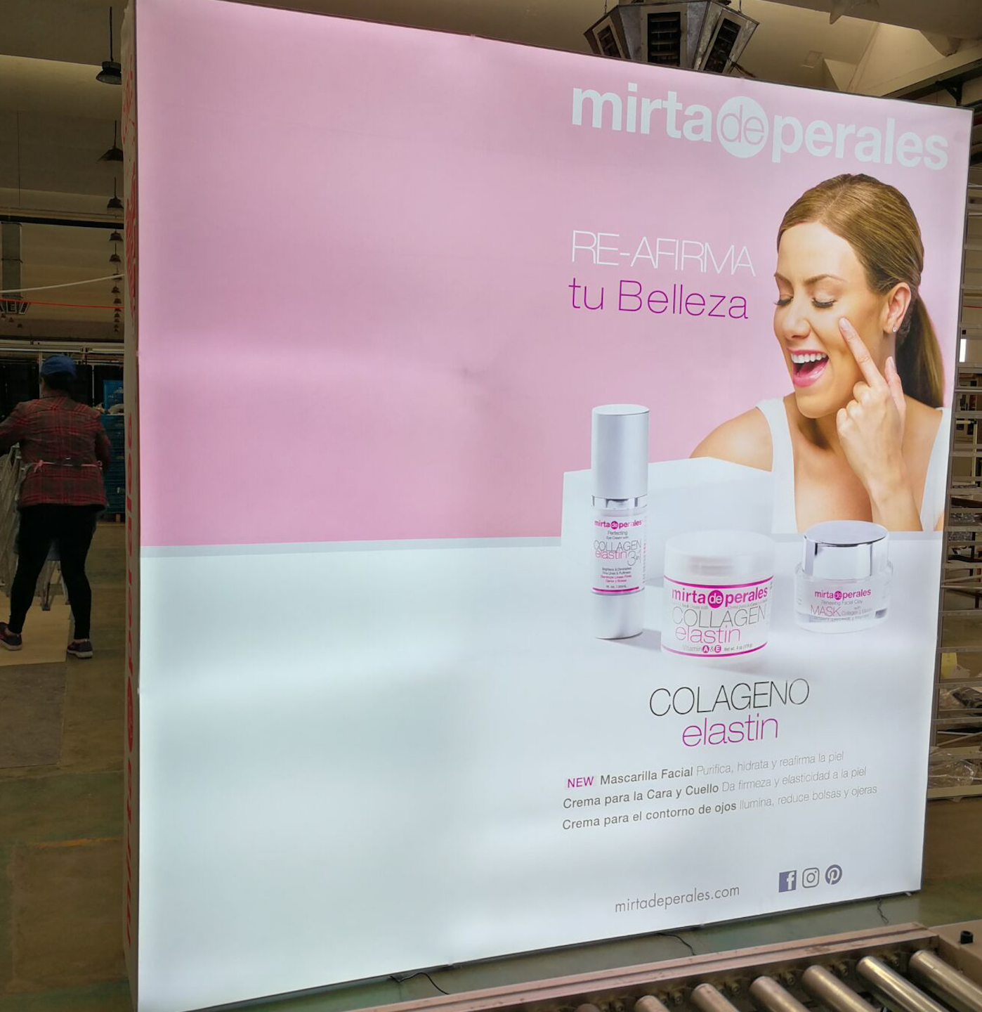 10 x 10 Lighted Tension Fabric Pop Up Display 
